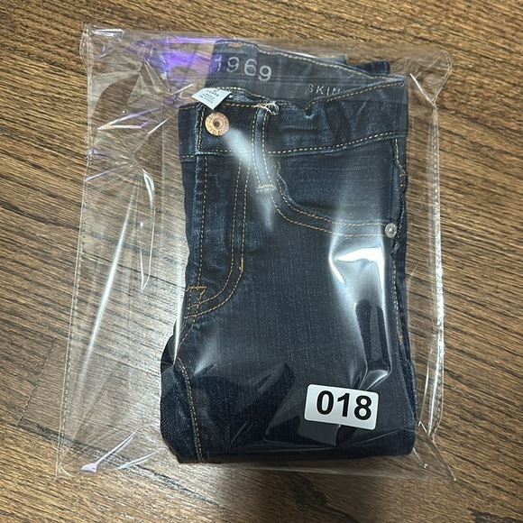 Baby Gap 1969 Skinny Distressed at Knee Jeans For Toddlers - Picture 5 of 6